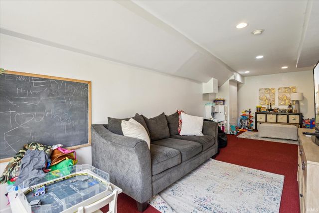 25715 Burrow Trail, South Bend, IN 46628