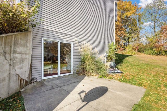 25715 Burrow Trail, South Bend, IN 46628