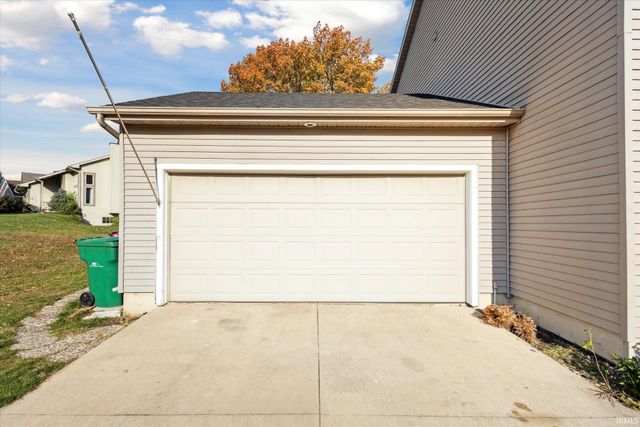 25715 Burrow Trail, South Bend, IN 46628