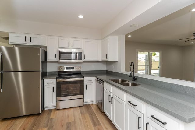 548 W Elena Avenue, Mesa, AZ 85210