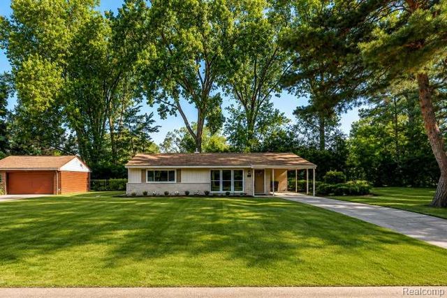 2642 Littletell Avenue, West Bloomfield Charter Township, MI 48324