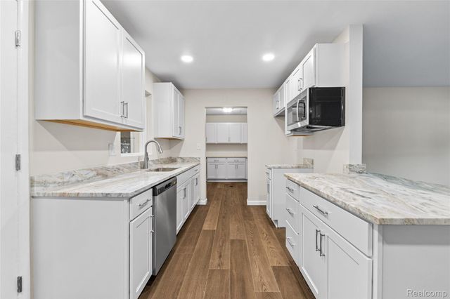 2642 Littletell Avenue, West Bloomfield Charter Township, MI 48324