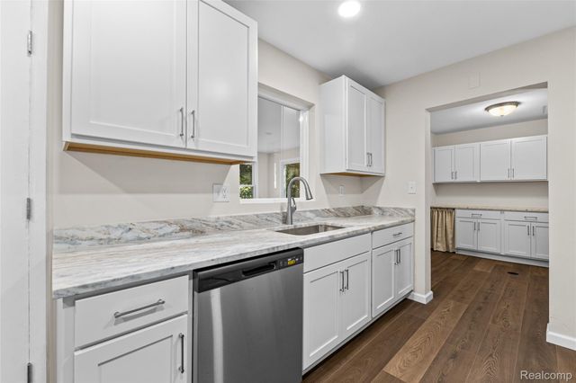 2642 Littletell Avenue, West Bloomfield Charter Township, MI 48324