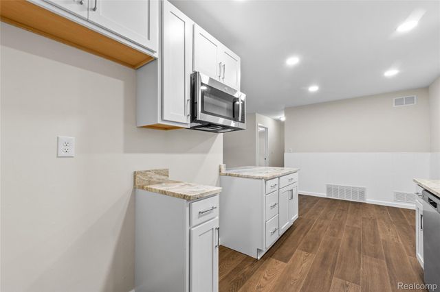 2642 Littletell Avenue, West Bloomfield Charter Township, MI 48324