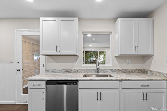 2642 Littletell Avenue, West Bloomfield Charter Township, MI 48324