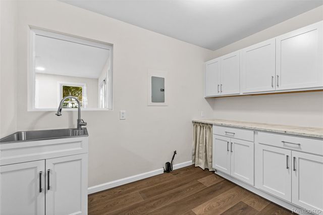 2642 Littletell Avenue, West Bloomfield Charter Township, MI 48324