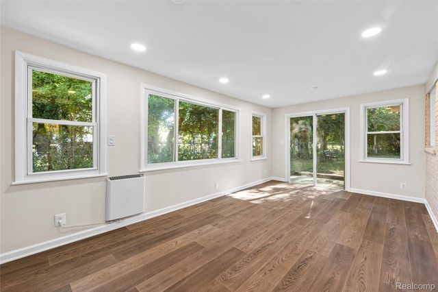 2642 Littletell Avenue, West Bloomfield Charter Township, MI 48324