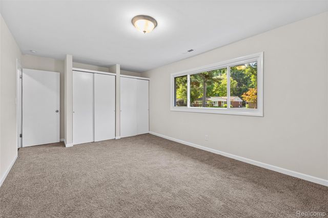 2642 Littletell Avenue, West Bloomfield Charter Township, MI 48324