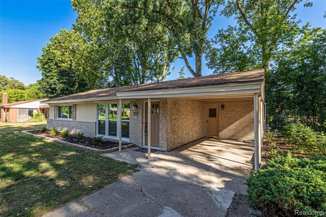 2642 Littletell Avenue, West Bloomfield Charter Township, MI 48324