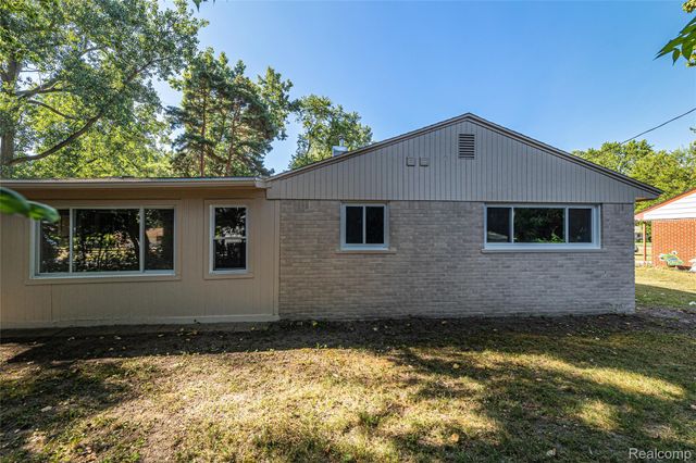 2642 Littletell Avenue, West Bloomfield Charter Township, MI 48324