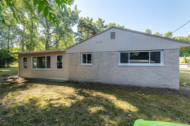 2642 Littletell Avenue, West Bloomfield Charter Township, MI 48324