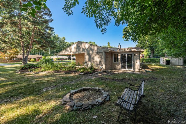 2642 Littletell Avenue, West Bloomfield Charter Township, MI 48324