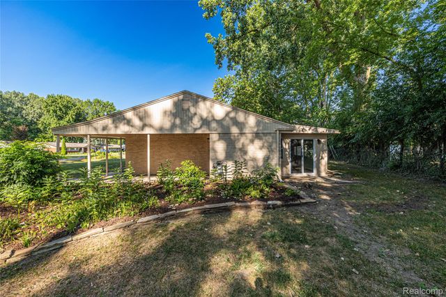 2642 Littletell Avenue, West Bloomfield Charter Township, MI 48324