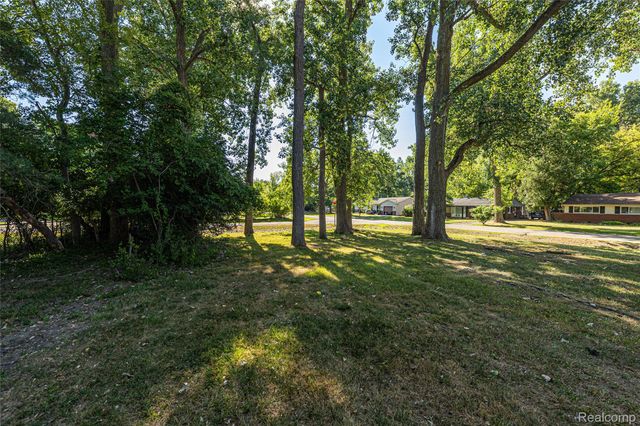 2642 Littletell Avenue, West Bloomfield Charter Township, MI 48324