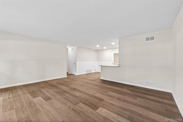 2642 Littletell Avenue, West Bloomfield Charter Township, MI 48324