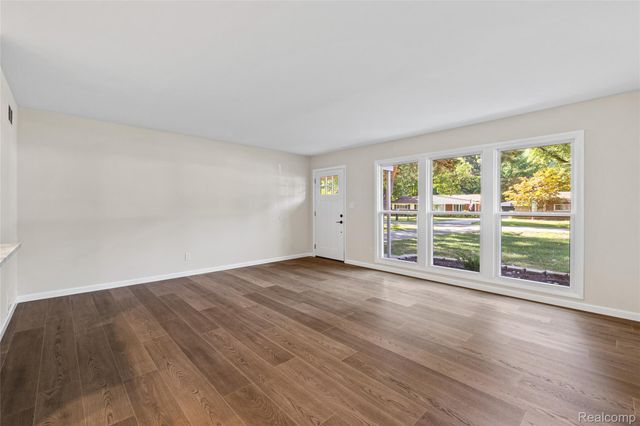 2642 Littletell Avenue, West Bloomfield Charter Township, MI 48324