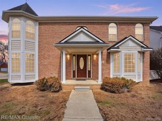 32320 Lespedeza Avenue, Garden City, MI 48135