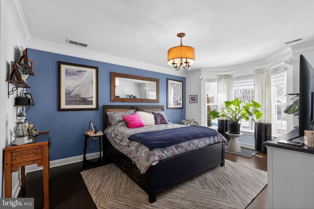 284 WILLOW DR, Newtown, PA 18940