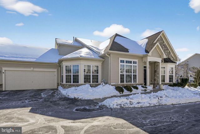 284 WILLOW DR, Newtown, PA 18940