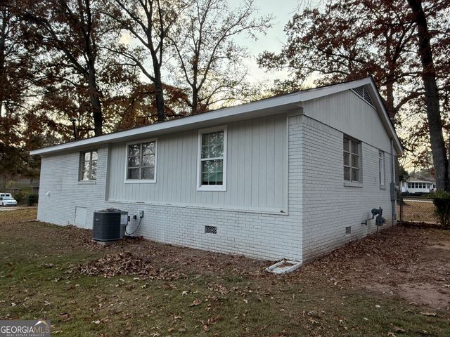 7161 Pine Street, Jonesboro, GA 30236