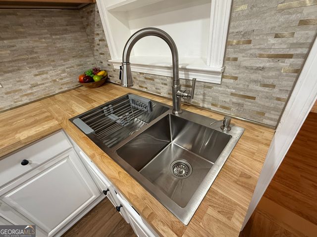 7161 Pine Street, Jonesboro, GA 30236