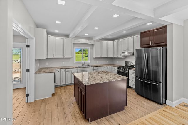 215 Woodbine Avenue, Bulls Gap, TN 37711