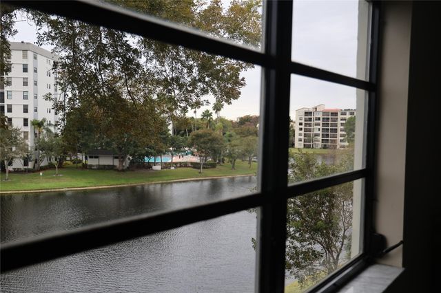 2228 N Cypress Bend Drive 407, Pompano Beach, FL 33069