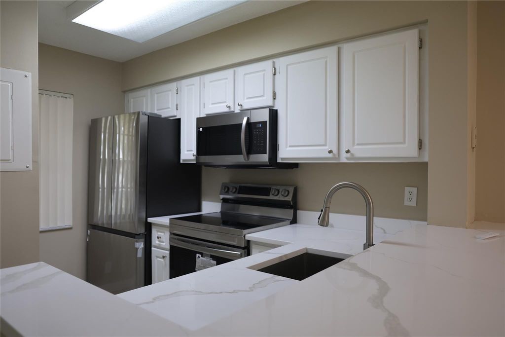 2228 N Cypress Bend Drive 407, Pompano Beach, FL 33069