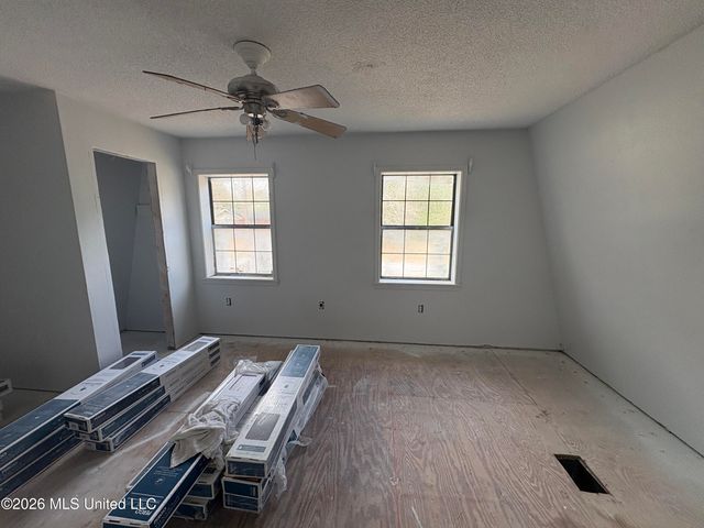 2417 Robertsdale Road, Gautier, MS 39553