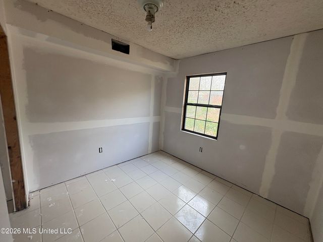 2417 Robertsdale Road, Gautier, MS 39553