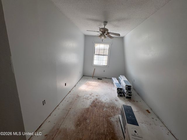 2417 Robertsdale Road, Gautier, MS 39553