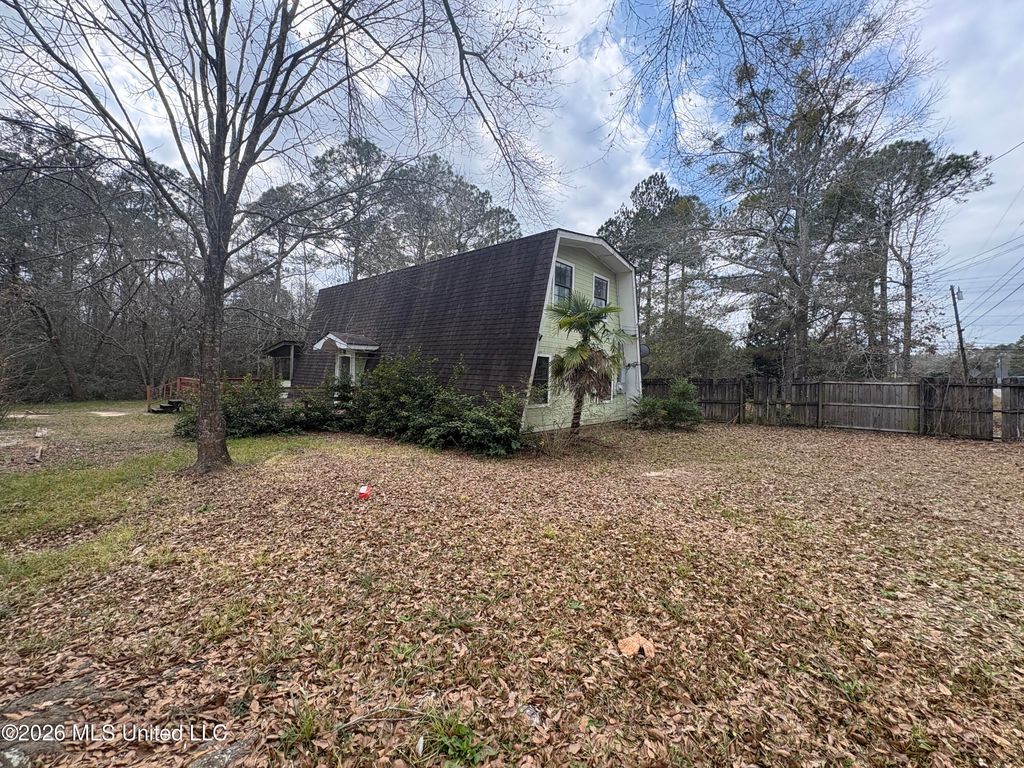 2417 Robertsdale Road, Gautier, MS 39553