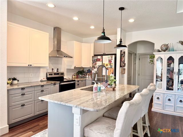 2002 Yellow Rose Way, Gonzales, TX 78629