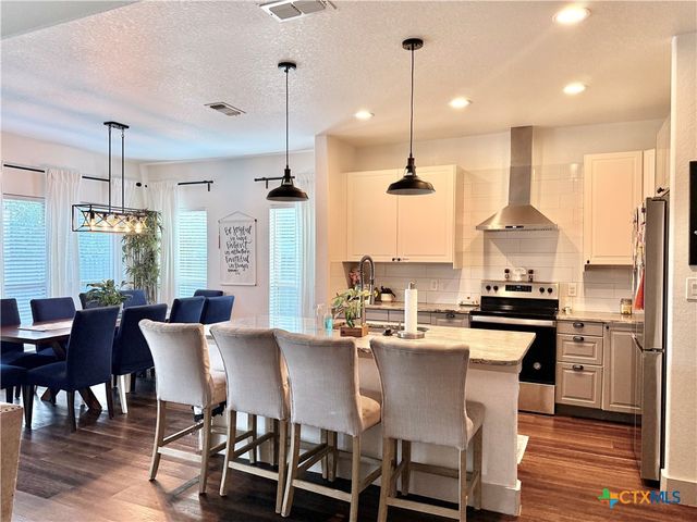 2002 Yellow Rose Way, Gonzales, TX 78629