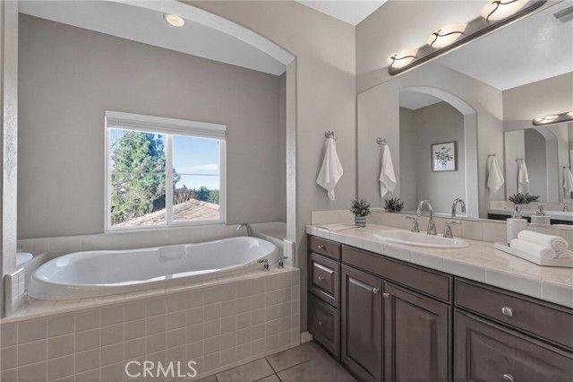 1575 Clifftop Ave, San Marcos, CA 92078