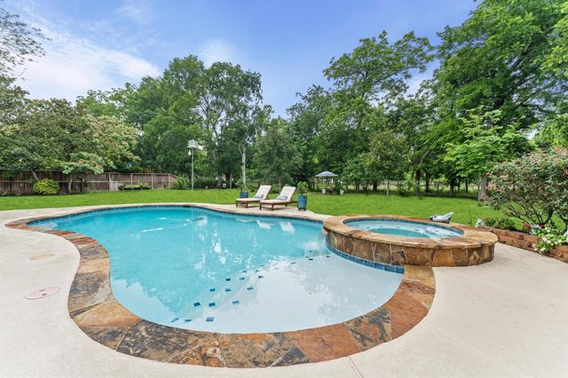 2502 Parrot Shell Lane, Richmond, TX 77406