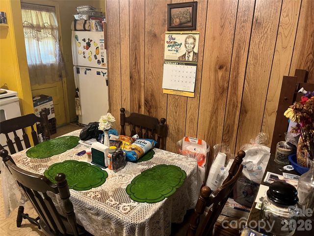 2618 Roslyn Avenue, Charlotte, NC 28208