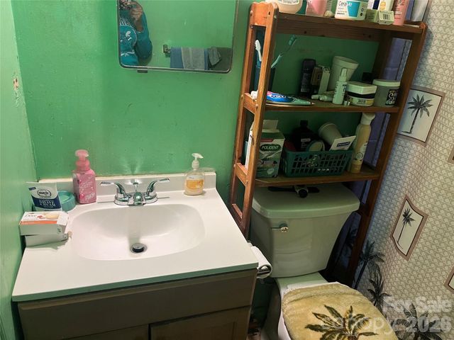 2618 Roslyn Avenue, Charlotte, NC 28208