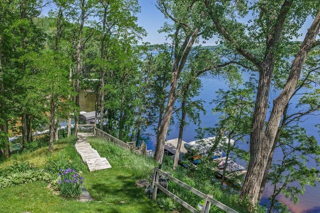 S9194 Dam Heights Road, Prairie Du Sac, WI 53578