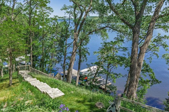 S9194 Dam Heights Road, Prairie Du Sac, WI 53578