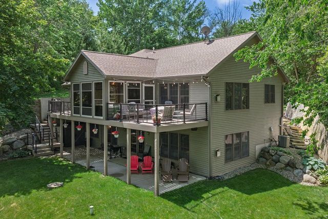 S9194 Dam Heights Road, Prairie Du Sac, WI 53578