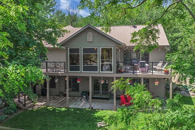 S9194 Dam Heights Road, Prairie Du Sac, WI 53578