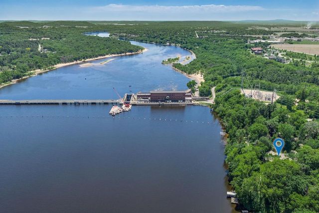 S9194 Dam Heights Road, Prairie Du Sac, WI 53578