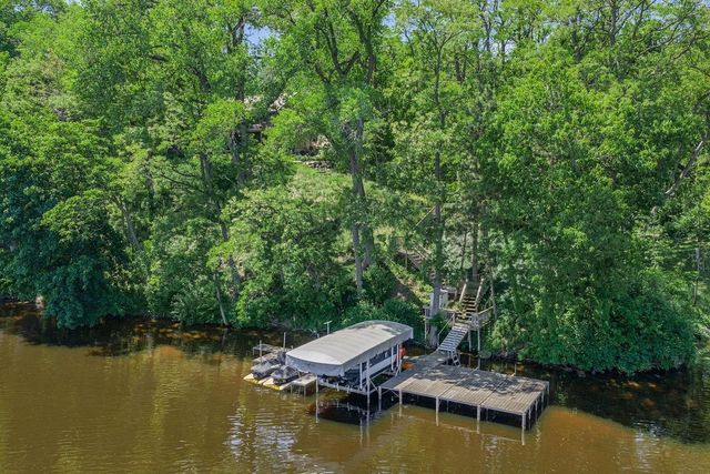 S9194 Dam Heights Road, Prairie Du Sac, WI 53578