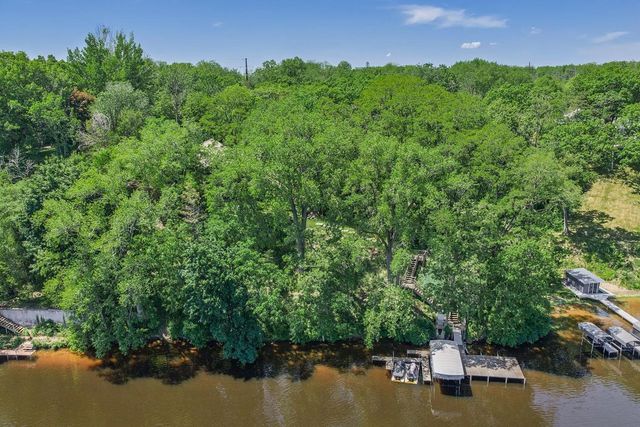 S9194 Dam Heights Road, Prairie Du Sac, WI 53578