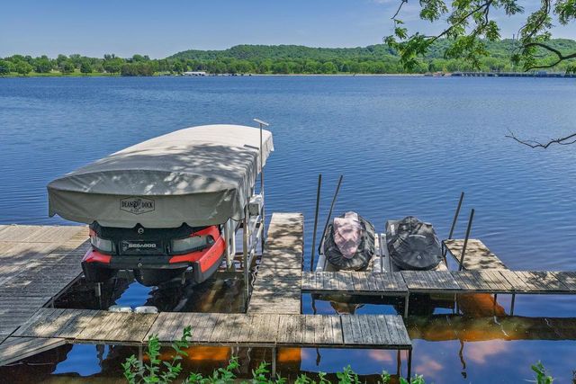 S9194 Dam Heights Road, Prairie Du Sac, WI 53578