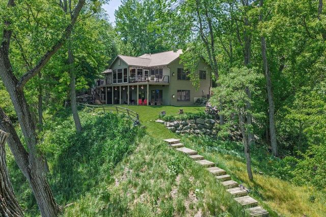 S9194 Dam Heights Road, Prairie Du Sac, WI 53578