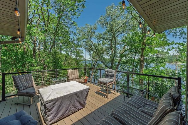 S9194 Dam Heights Road, Prairie Du Sac, WI 53578