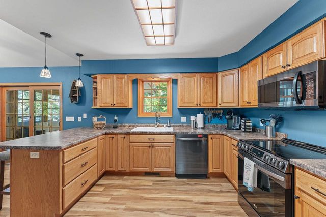 S9194 Dam Heights Road, Prairie Du Sac, WI 53578