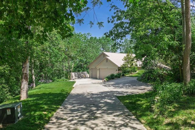 S9194 Dam Heights Road, Prairie Du Sac, WI 53578